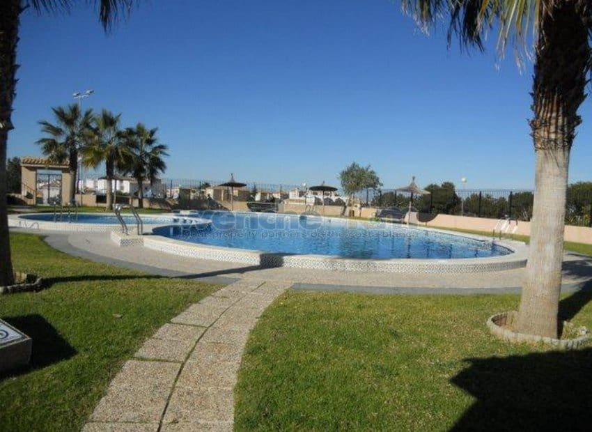 3 bedroom Villa for sale in Los Altos with pool garage - € 209,000 (Ref: 9730911)
