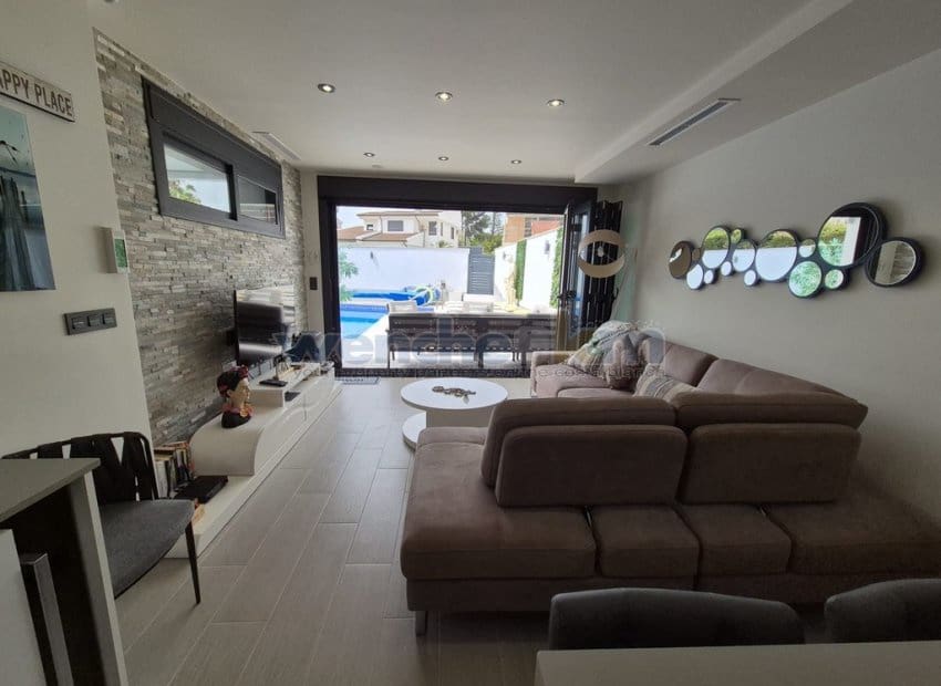 3 quarto Moradia Geminada para venda em Dehesa de Campoamor com piscina - 625 000 € (Ref: 9753526)