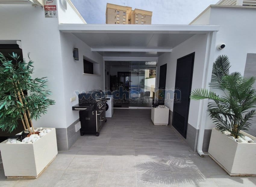 3 quarto Moradia Geminada para venda em Dehesa de Campoamor com piscina - 625 000 € (Ref: 9753526)