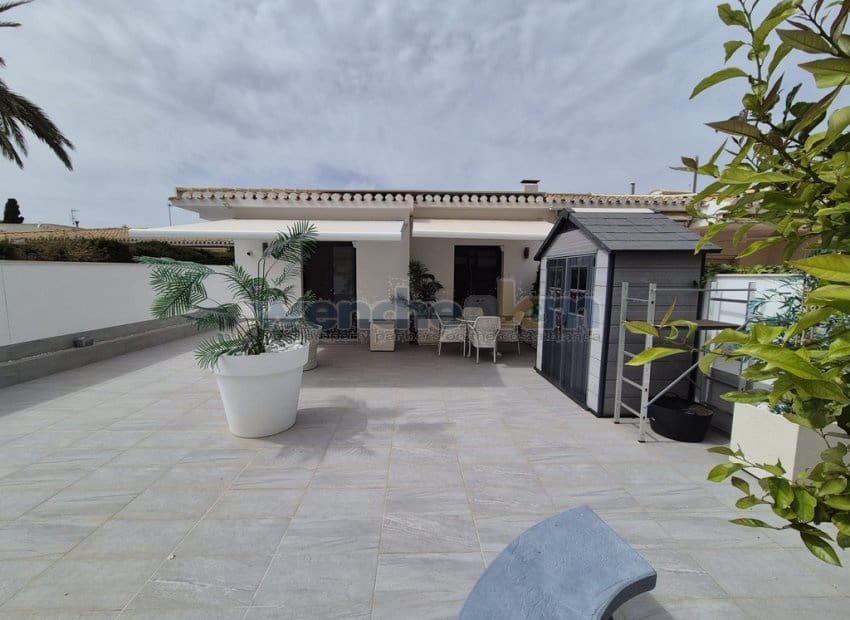 3 quarto Moradia Geminada para venda em Dehesa de Campoamor com piscina - 625 000 € (Ref: 9753526)