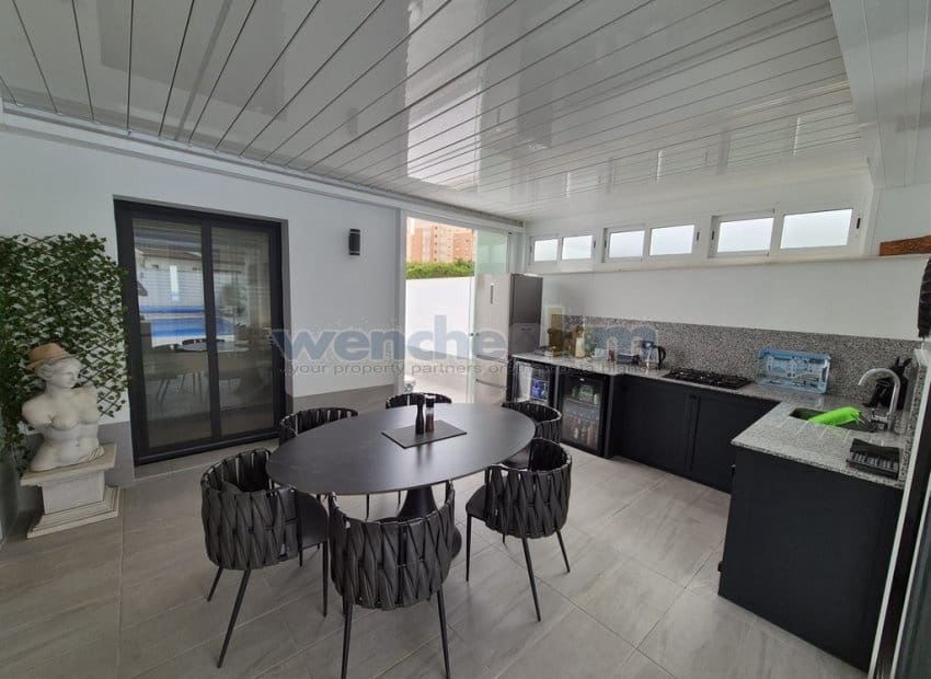 3 quarto Moradia Geminada para venda em Dehesa de Campoamor com piscina - 625 000 € (Ref: 9753526)