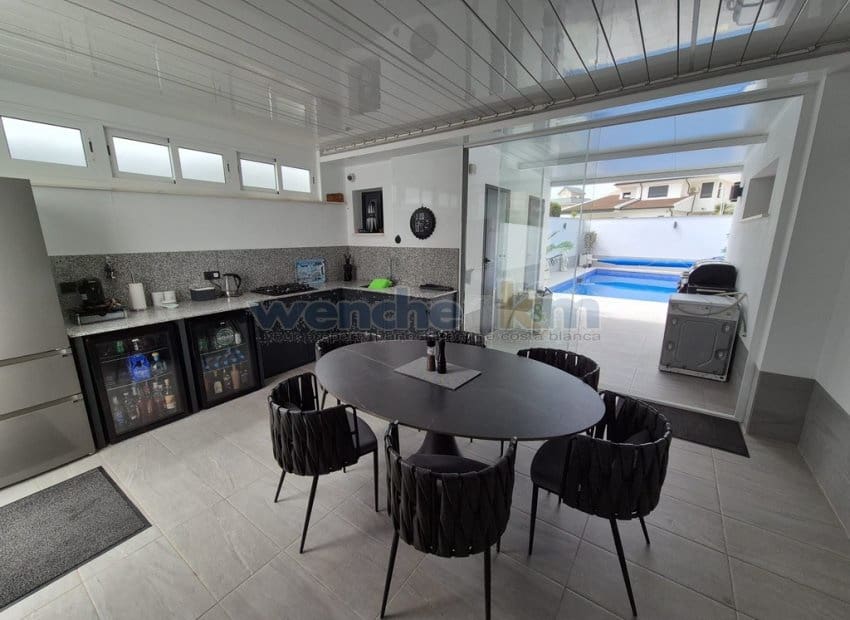 3 quarto Moradia Geminada para venda em Dehesa de Campoamor com piscina - 625 000 € (Ref: 9753526)