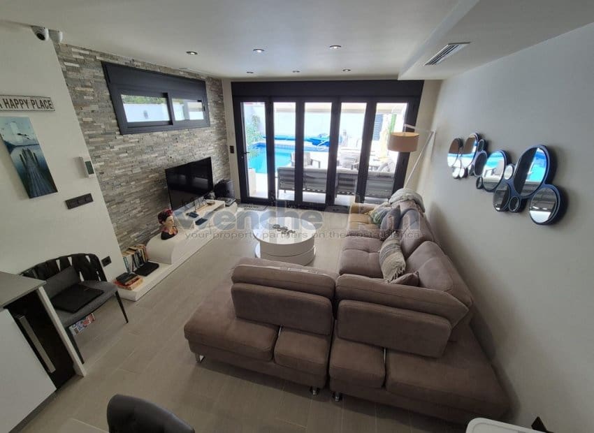 3 quarto Moradia Geminada para venda em Dehesa de Campoamor com piscina - 625 000 € (Ref: 9753526)