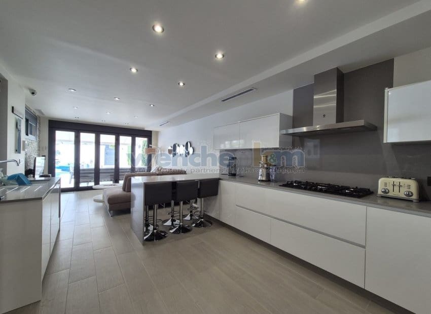 3 quarto Moradia Geminada para venda em Dehesa de Campoamor com piscina - 625 000 € (Ref: 9753526)