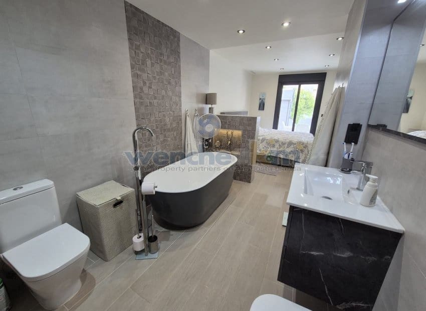 3 quarto Moradia Geminada para venda em Dehesa de Campoamor com piscina - 625 000 € (Ref: 9753526)