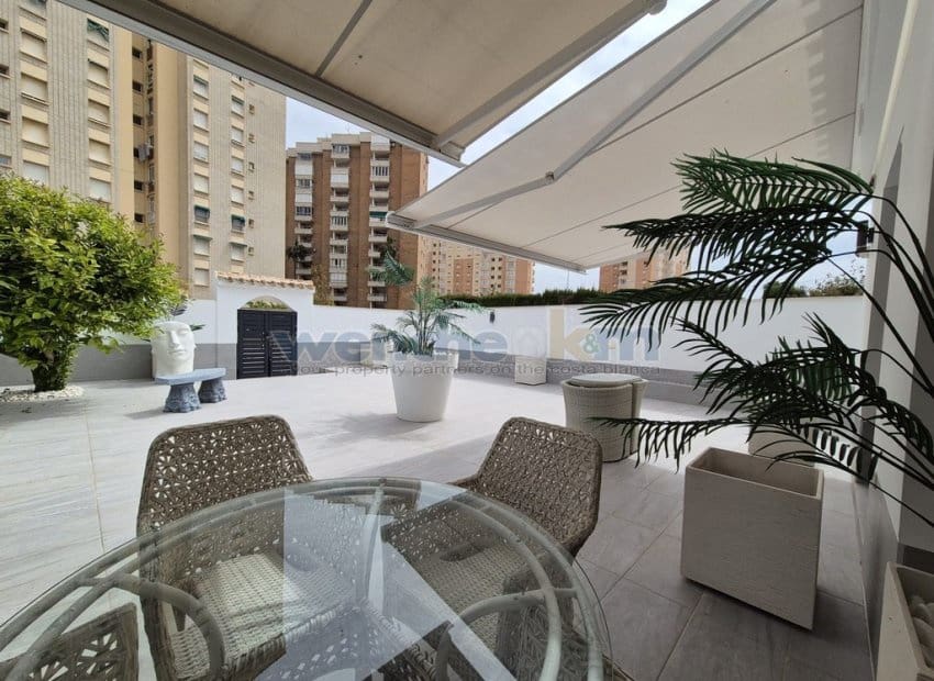 3 quarto Moradia Geminada para venda em Dehesa de Campoamor com piscina - 625 000 € (Ref: 9753526)