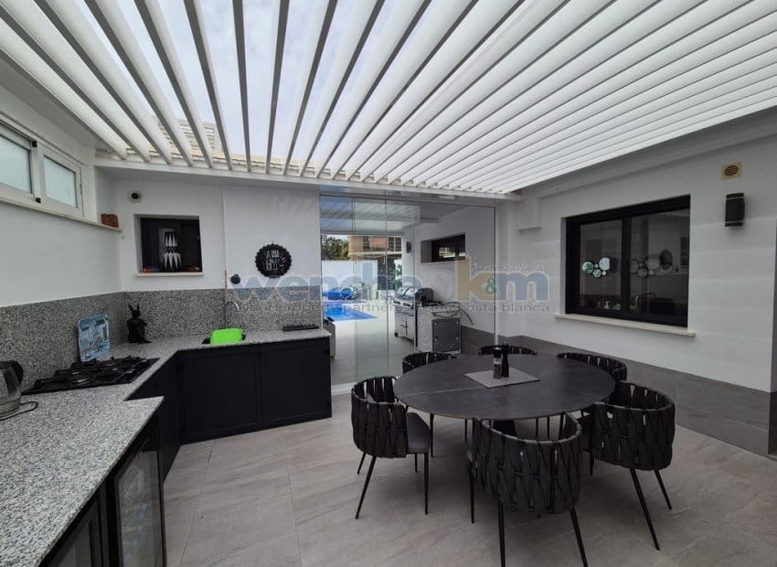 3 quarto Moradia Geminada para venda em Dehesa de Campoamor com piscina - 625 000 € (Ref: 9753526)