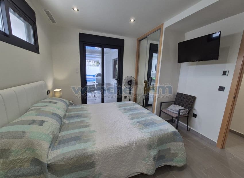 3 quarto Moradia Geminada para venda em Dehesa de Campoamor com piscina - 625 000 € (Ref: 9753526)