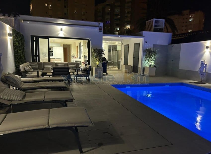 3 bedroom Semi-detached Villa for sale in Dehesa de Campoamor with pool - € 525,000 (Ref: 9753526)