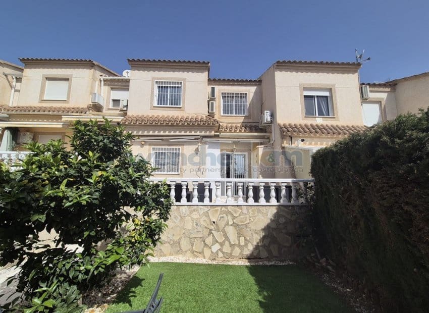 3 soverom Rekkehus til salgs i San Miguel de Salinas med svømmebasseng garasje - € 159 950 (Ref: 9757787)