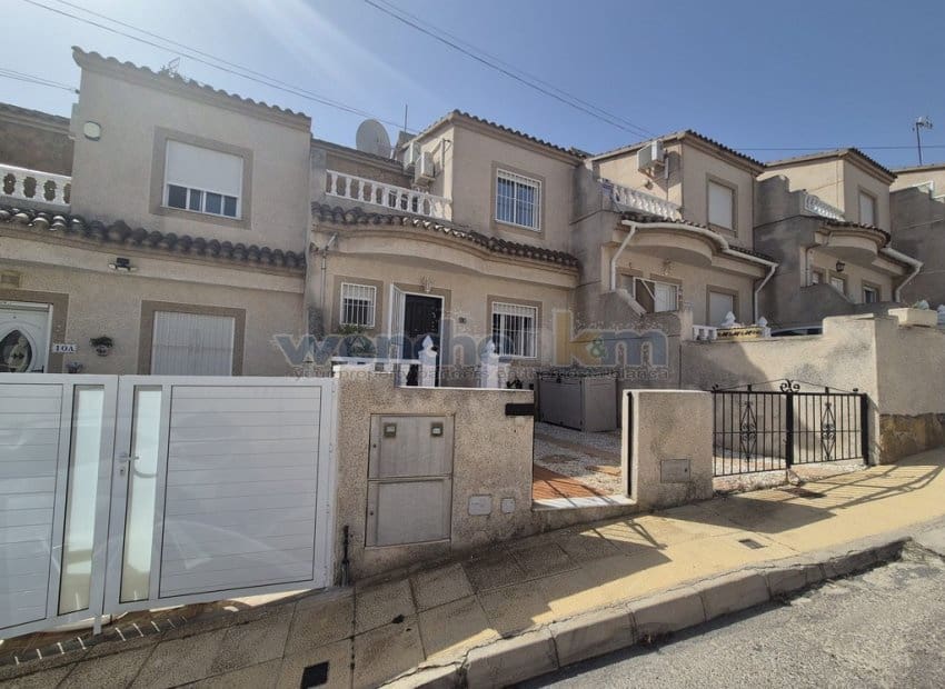 3 soverom Rekkehus til salgs i San Miguel de Salinas med svømmebasseng garasje - € 159 950 (Ref: 9757787)