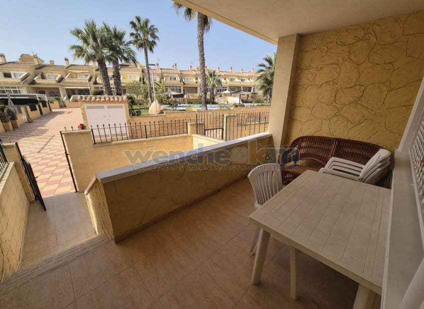 3 slaapkamer Rijtjeshuis te koop in Los Altos met zwembad garage - € 245.000 (Ref: 9761278)