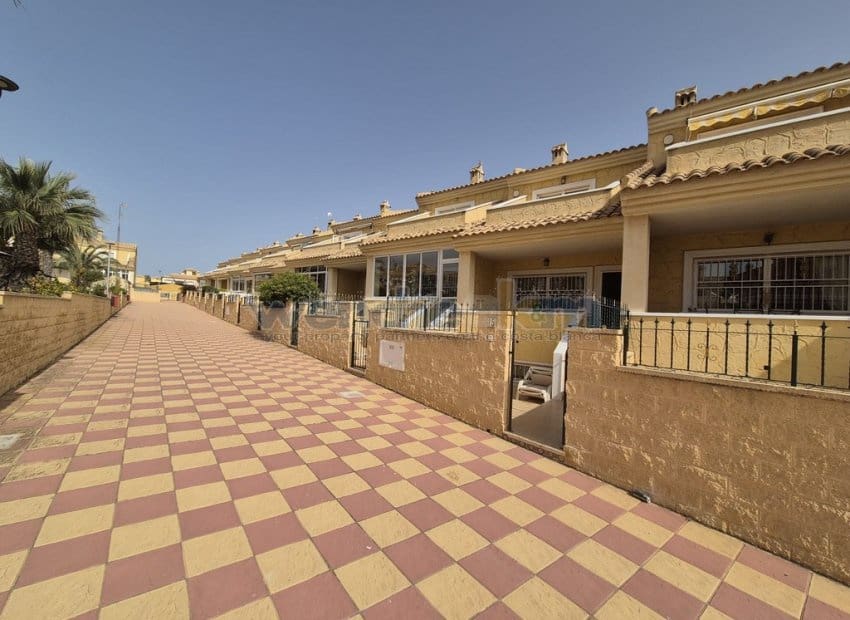 3 slaapkamer Rijtjeshuis te koop in Los Altos met zwembad garage - € 245.000 (Ref: 9761278)