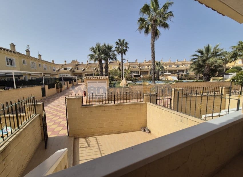 3 slaapkamer Rijtjeshuis te koop in Los Altos met zwembad garage - € 245.000 (Ref: 9761278)