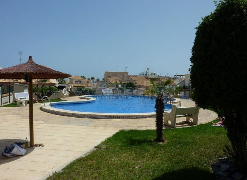 Pareado de 2 habitaciones en La Florida en venta con piscina garaje - 195.000 € (Ref: 9781383)