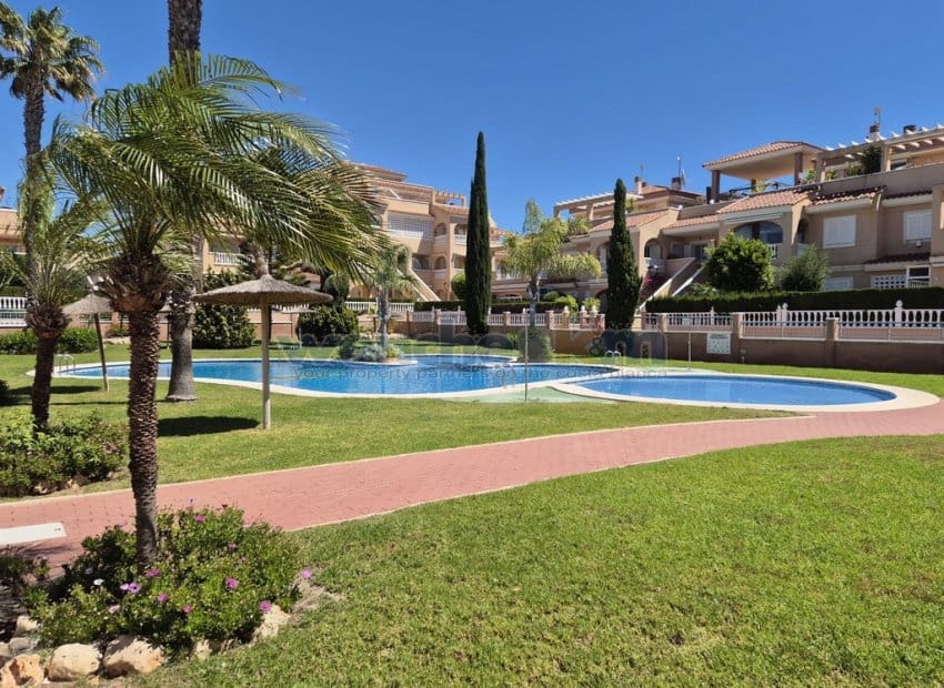 3 camera da letto Appartamento in vendita in Playa Flamenca con piscina - 189.000 € (Rif: 9834245)