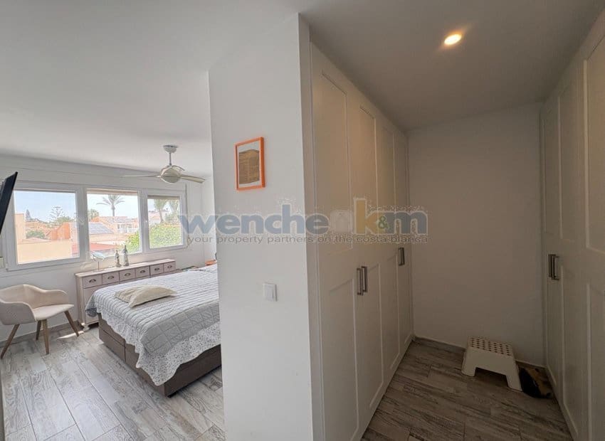 2 sypialnia Willa na sprzedaż w Torrevieja z basenem garażem - 465 000 € (Ref: 9889286)
