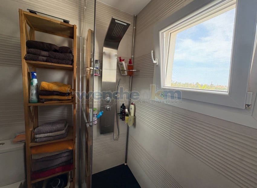 2 sypialnia Willa na sprzedaż w Torrevieja z basenem garażem - 465 000 € (Ref: 9889286)