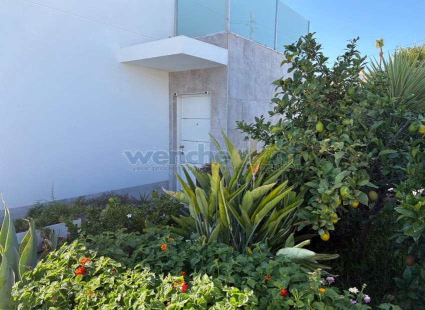 2 sypialnia Willa na sprzedaż w Torrevieja z basenem garażem - 465 000 € (Ref: 9889286)