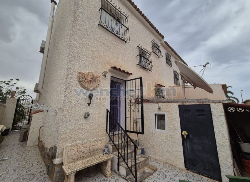 Pareado de 3 habitaciones en La Florida en venta con piscina - 179.950 € (Ref: 9971738)