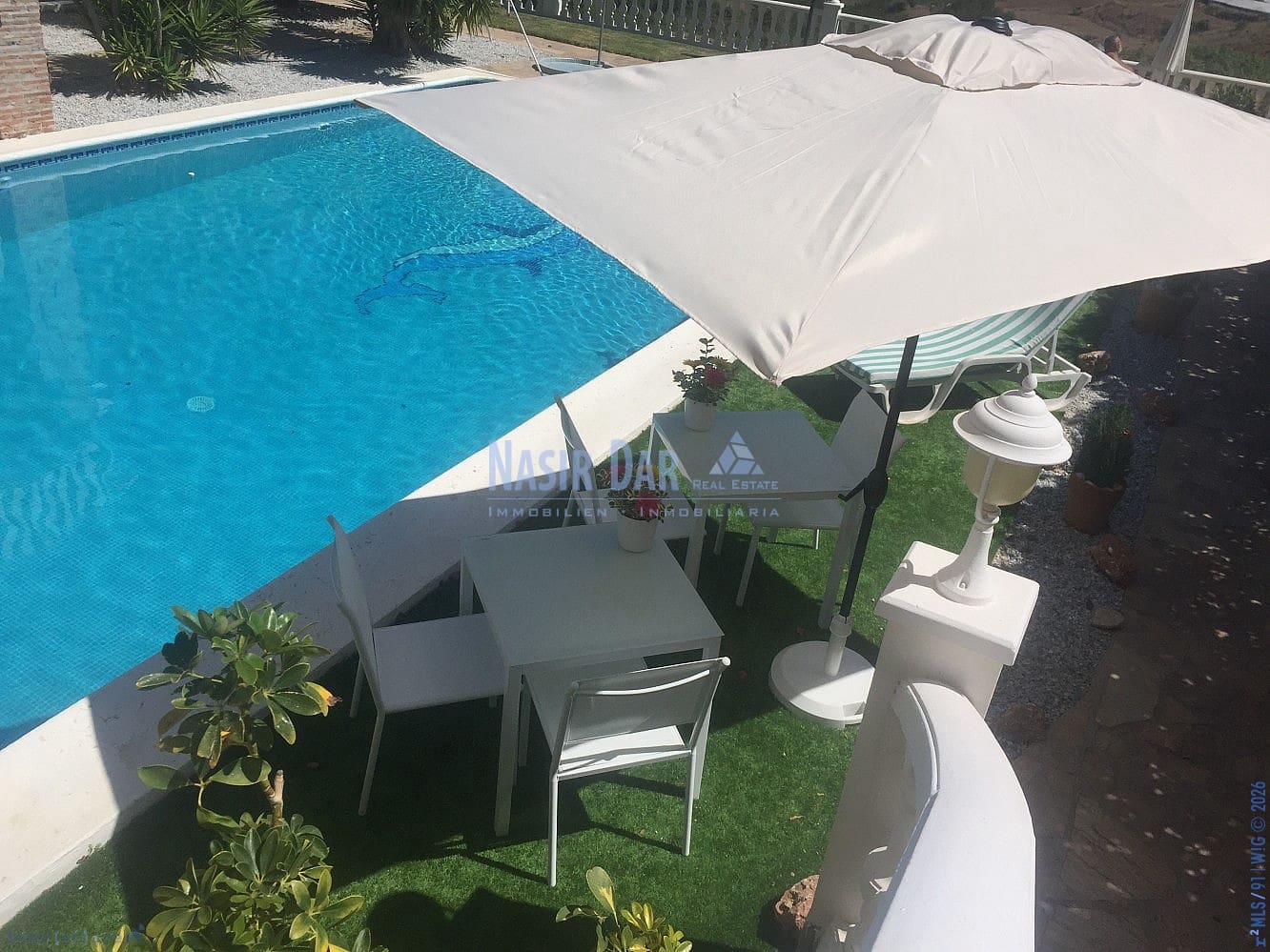 8 sypialnia Willa na sprzedaż w Torrox-Costa z basenem garażem - 1 000 000 € (Ref: 10007899)