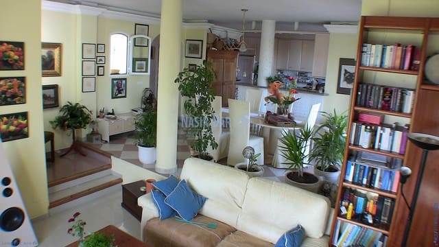8 sypialnia Willa na sprzedaż w El Peñoncillo, Torrox z basenem garażem - 1 000 000 € (Ref: 10007899)