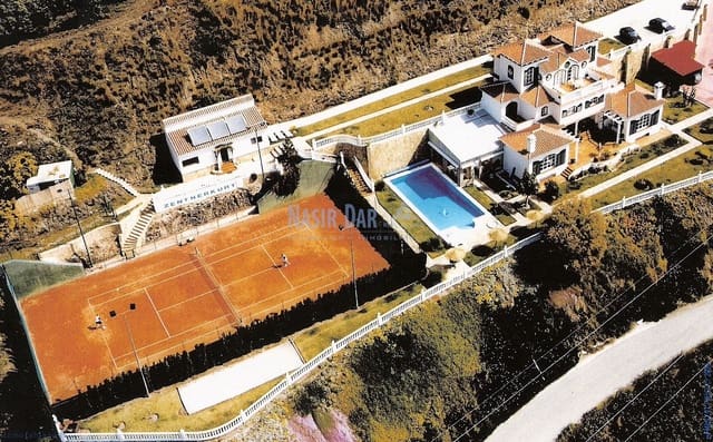8 sypialnia Willa na sprzedaż w El Peñoncillo, Torrox z basenem garażem - 1 000 000 € (Ref: 10007899)
