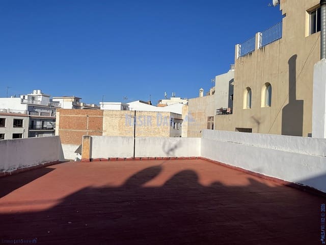 2 makuuhuone Omakotitalo myytävänä paikassa Centro, Nerja - 599 000 € (Ref: 10039009)