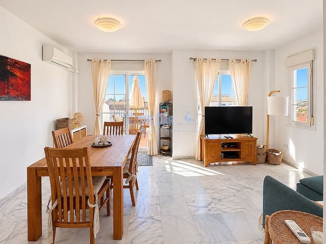 3 chambre Villa/Maison Semi-Mitoyenne à vendre à Centro, Nerja avec piscine garage - 380 000 € (Ref: 10081566)