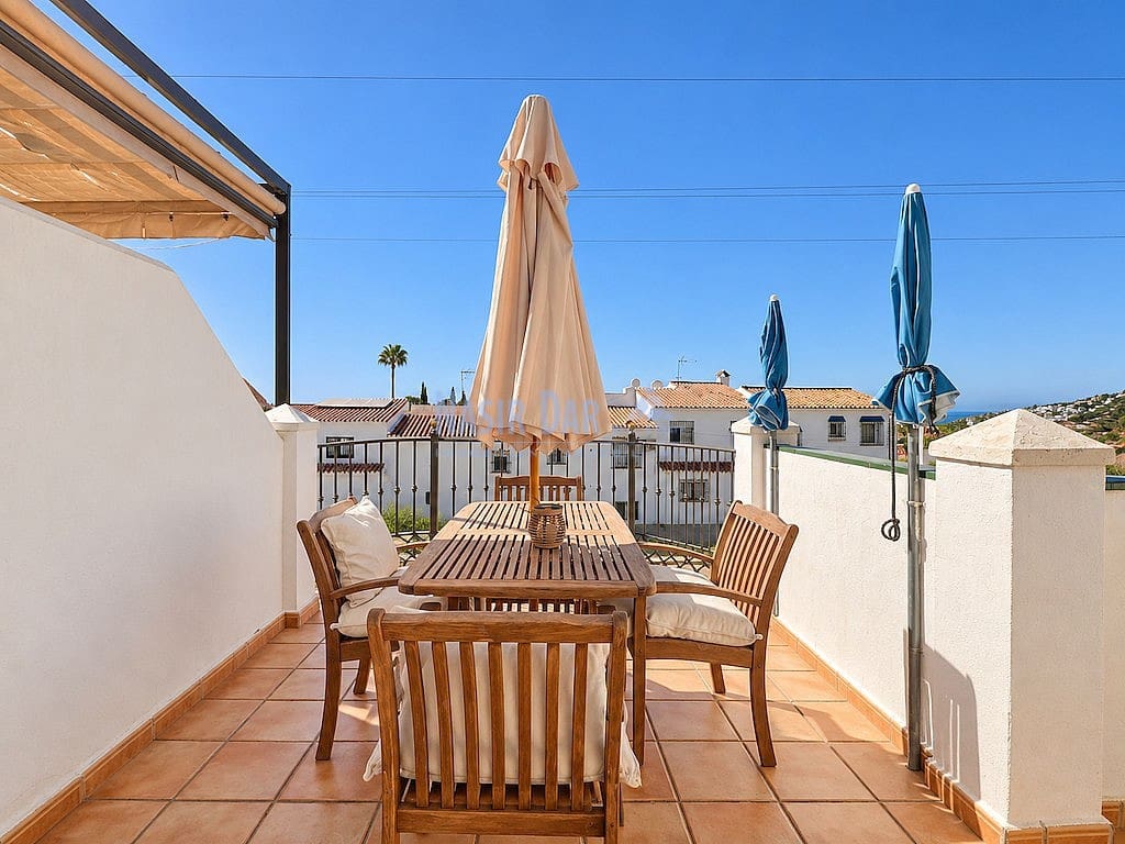 3 quarto Moradia Geminada para venda em Nerja com piscina garagem - 380 000 € (Ref: 10081566)