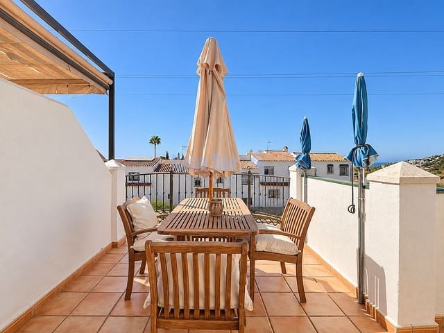 3 chambre Villa/Maison Semi-Mitoyenne à vendre à Centro, Nerja avec piscine garage - 380 000 € (Ref: 10081566)