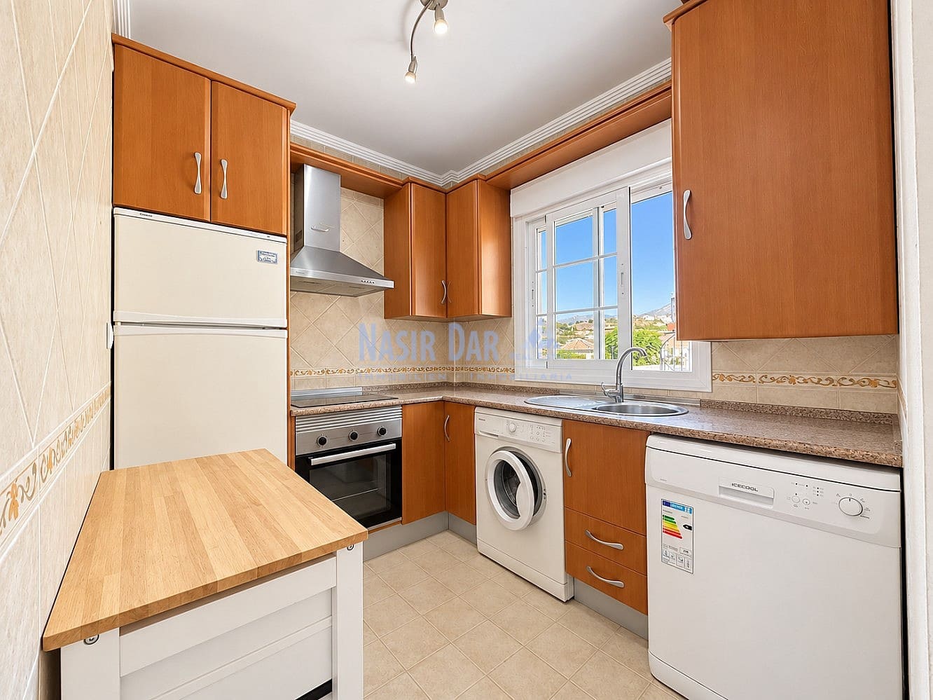 3 quarto Moradia Geminada para venda em Nerja com piscina garagem - 380 000 € (Ref: 10081566)