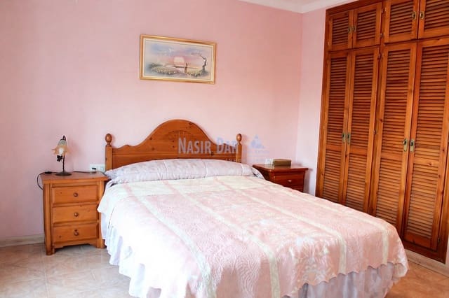 4 makuuhuone Omakotitalo myytävänä paikassa Centro, Nerja mukana 
autotalli - 489 000 € (Ref: 10104291)