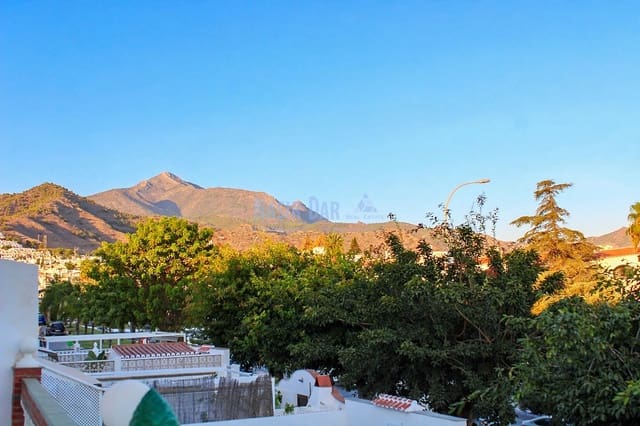 4 makuuhuone Omakotitalo myytävänä paikassa Centro, Nerja mukana 
autotalli - 489 000 € (Ref: 10104291)