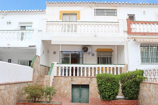 4 makuuhuone Omakotitalo myytävänä paikassa Centro, Nerja mukana 
autotalli - 489 000 € (Ref: 10104291)