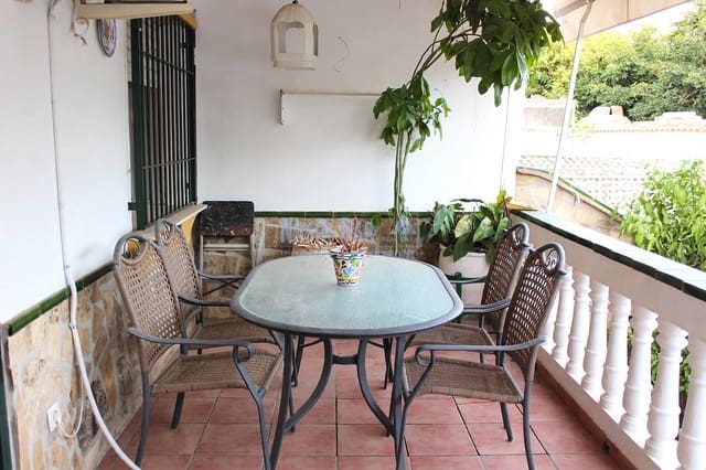 4 makuuhuone Omakotitalo myytävänä paikassa Centro, Nerja mukana 
autotalli - 489 000 € (Ref: 10104291)