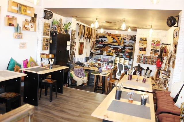 Commercial for sale in Centro, Nerja - € 219,000 (Ref: 10175625)