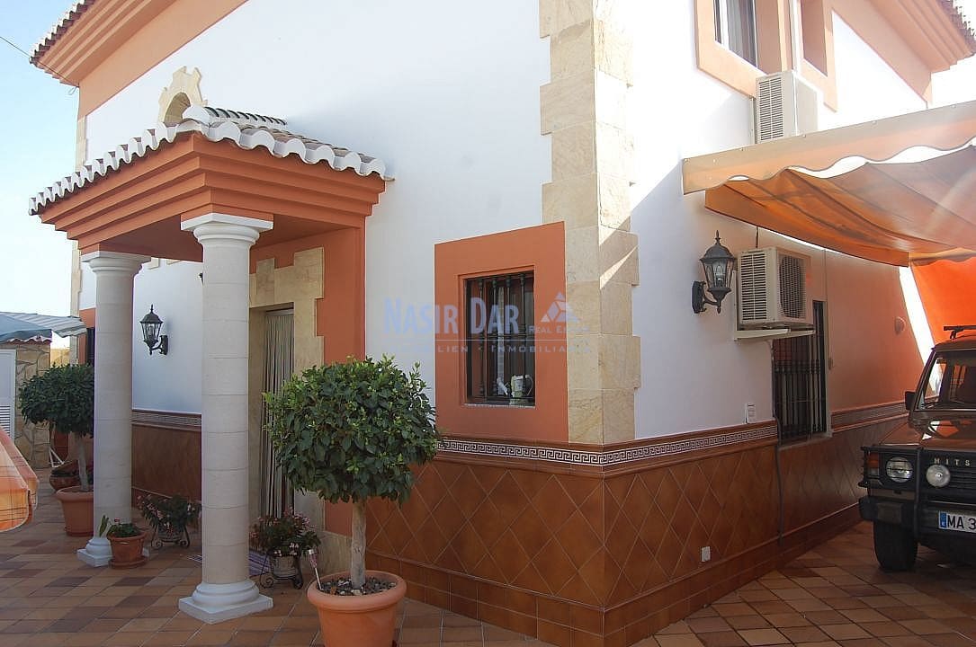 3 soveværelse Villa til salg i Nerja med swimmingpool garage - € 499.000 (Ref: 4452667)