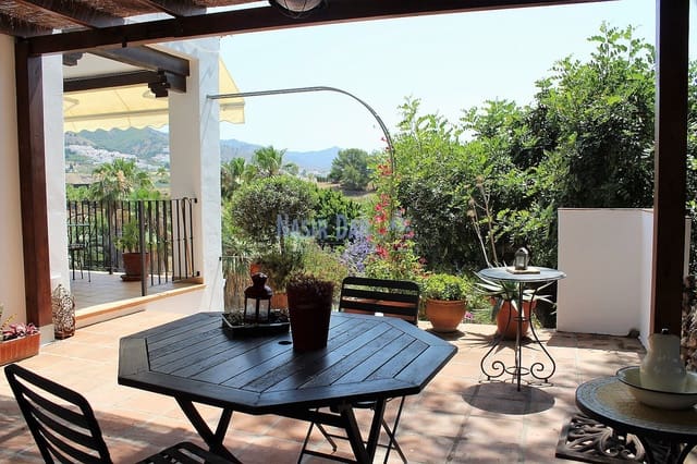 5 soveværelse Villa til salg i Avda Pescia - Ctra de Frigiliana, Nerja med swimmingpool garage - € 650.000 (Ref: 4452675)