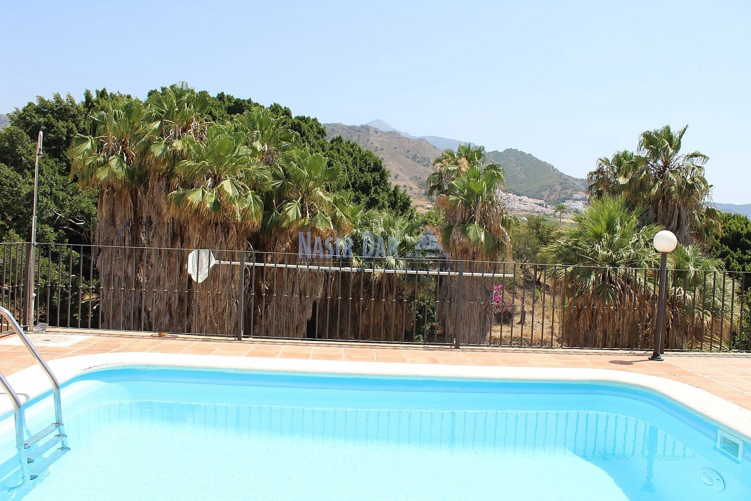 5 soveværelse Villa til salg i Nerja med swimmingpool garage - € 650.000 (Ref: 4452675)