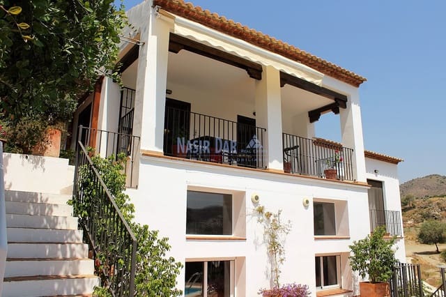 5 soveværelse Villa til salg i Avda Pescia - Ctra de Frigiliana, Nerja med swimmingpool garage - € 650.000 (Ref: 4452675)