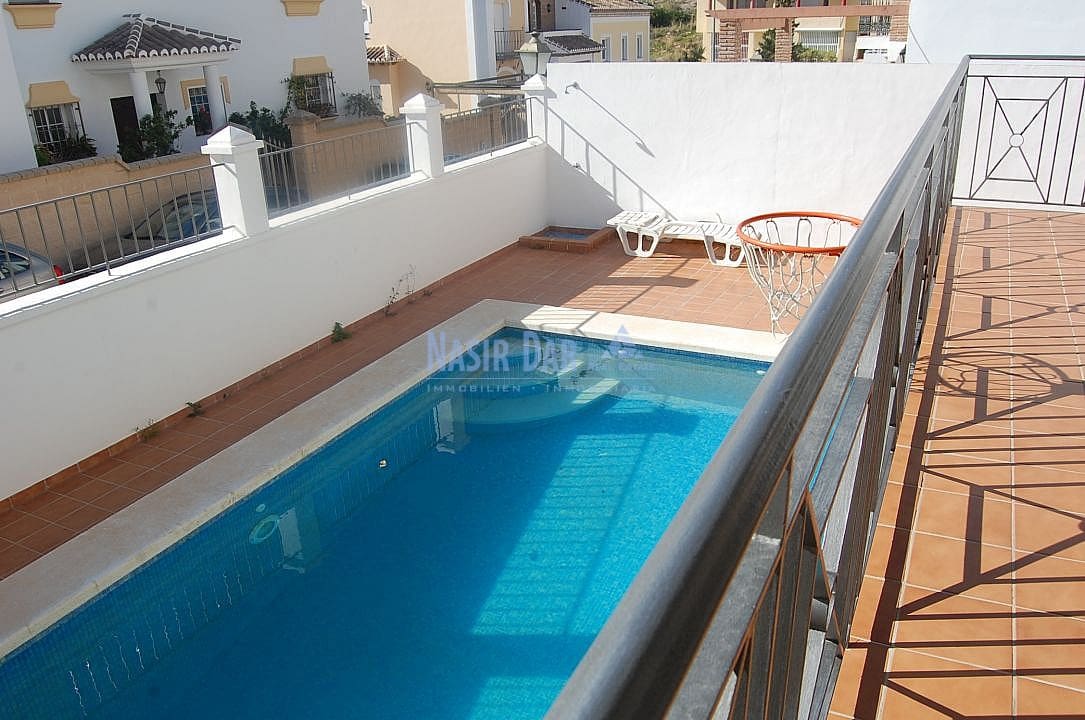 6 soveværelse Villa til salg i Nerja med swimmingpool garage - € 550.000 (Ref: 4452691)