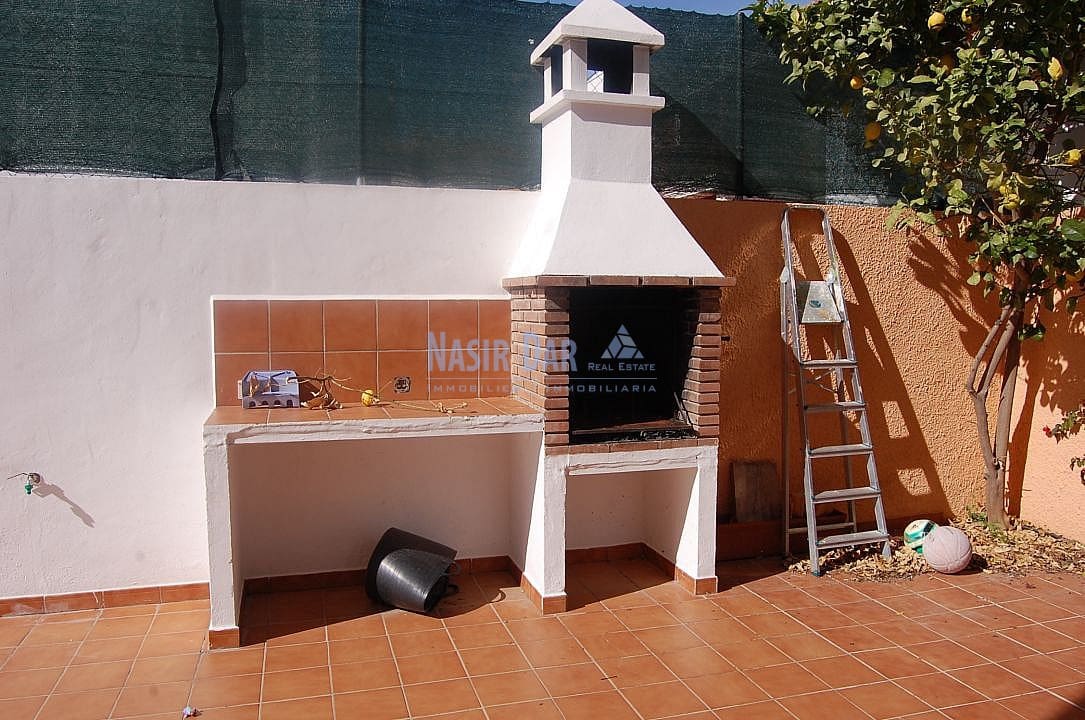 6 soveværelse Villa til salg i Nerja med swimmingpool garage - € 550.000 (Ref: 4452691)