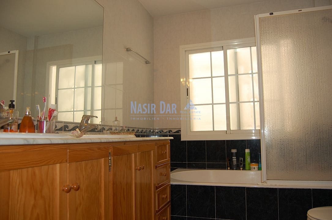 6 soveværelse Villa til salg i Nerja med swimmingpool garage - € 550.000 (Ref: 4452691)