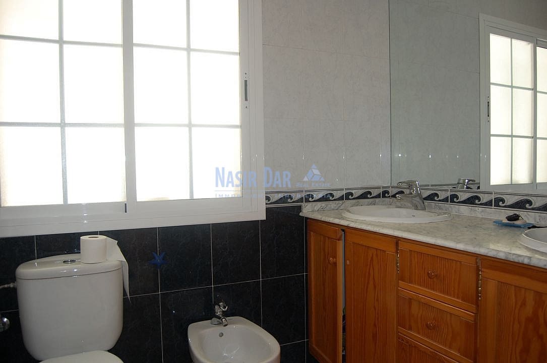 6 soveværelse Villa til salg i Nerja med swimmingpool garage - € 550.000 (Ref: 4452691)