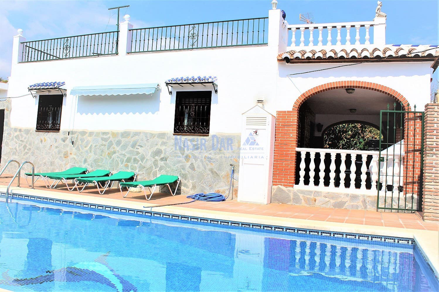 2 sypialnia Finka/Dom wiejski na sprzedaż w Nerja z basenem - 370 000 € (Ref: 4452694)