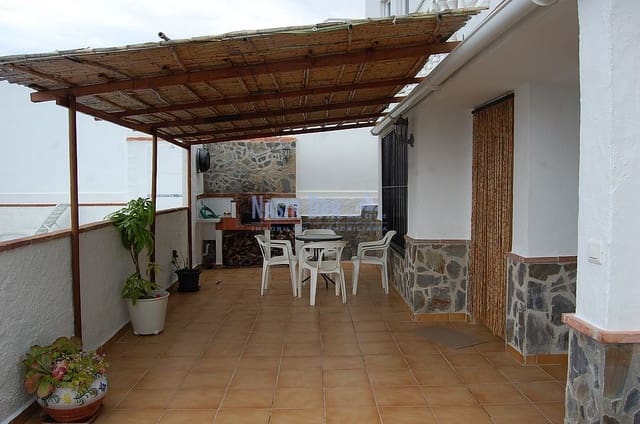 4 sovrum Semi-fristående Villa till salu i El Peñoncillo, Torrox med pool - 390 000 € (Ref: 4452752)