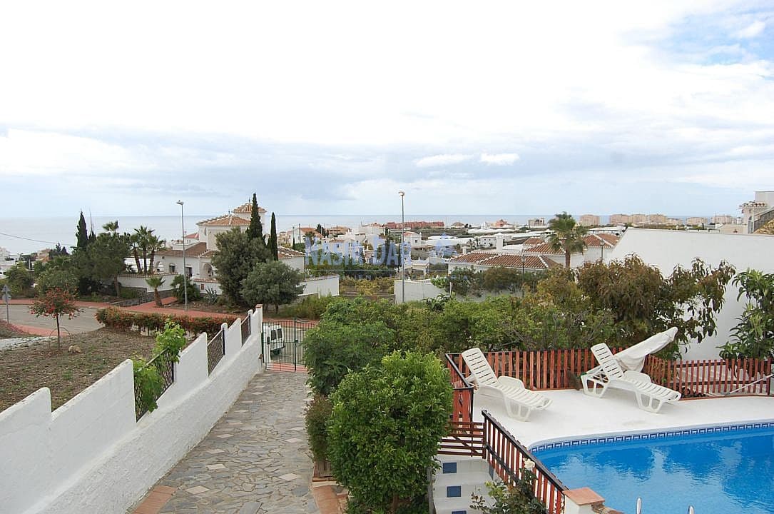 4 soveværelse Semi-Rækkehus til salg i Torrox-Costa med swimmingpool - € 390.000 (Ref: 4452752)