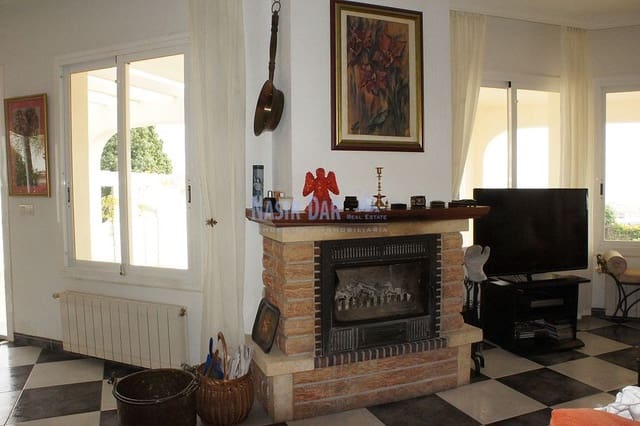 Chalet de 3 habitaciones en Torrox Pueblo, Torrox en venta con piscina - 520.000 € (Ref: 4452759)