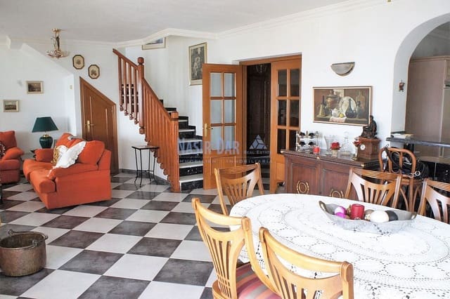 Chalet de 3 habitaciones en Torrox Pueblo, Torrox en venta con piscina - 520.000 € (Ref: 4452759)